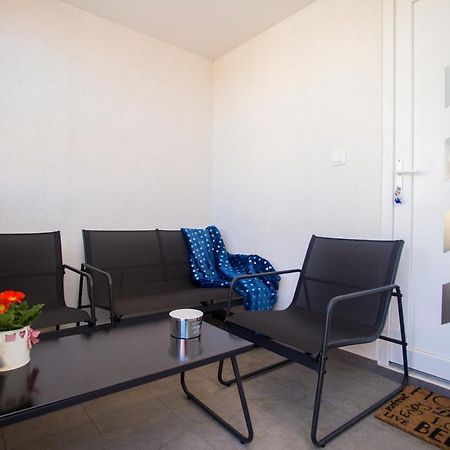 App Sara Apartment กานฟานาร์ ภายนอก รูปภาพ