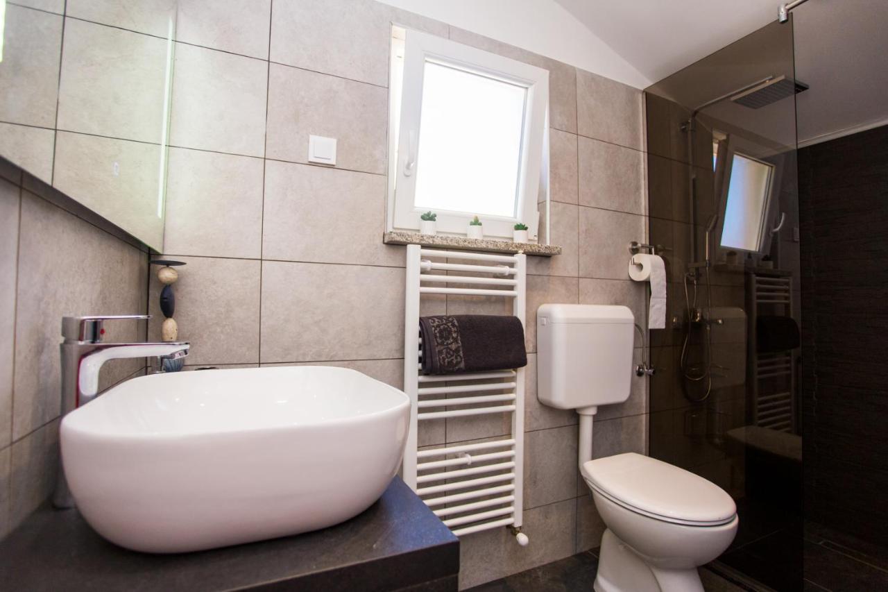 App Sara Apartment กานฟานาร์ ภายนอก รูปภาพ