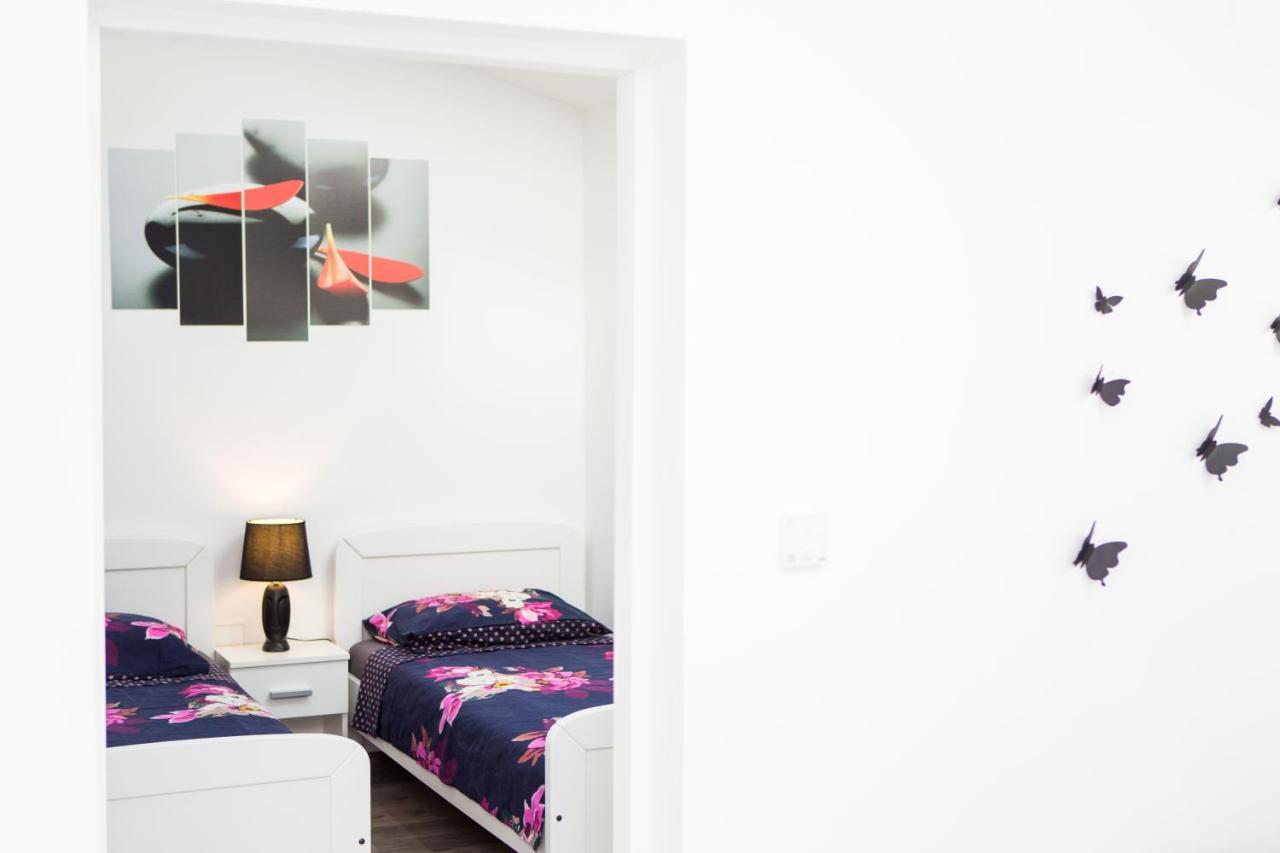 App Sara Apartment กานฟานาร์ ภายนอก รูปภาพ