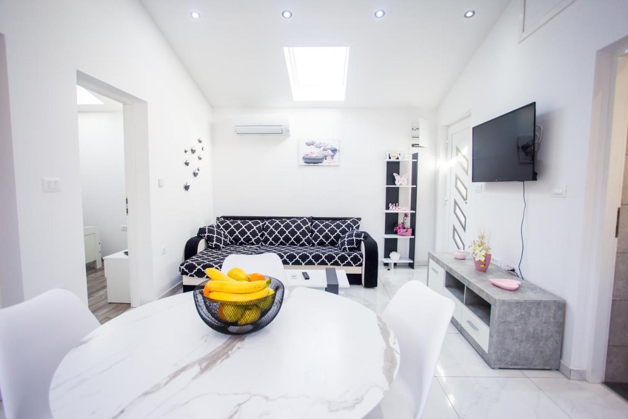 App Sara Apartment กานฟานาร์ ภายนอก รูปภาพ