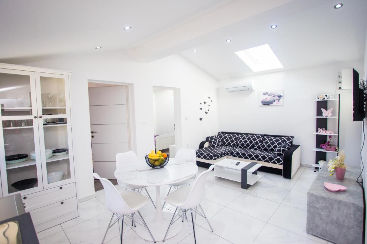 App Sara Apartment กานฟานาร์ ภายนอก รูปภาพ