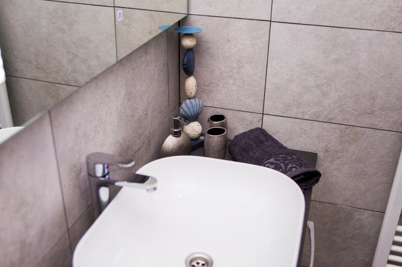 App Sara Apartment กานฟานาร์ ภายนอก รูปภาพ