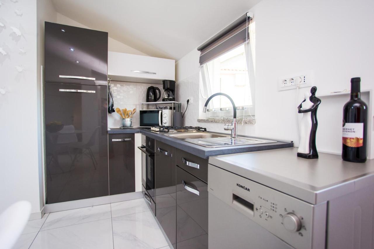 App Sara Apartment กานฟานาร์ ภายนอก รูปภาพ