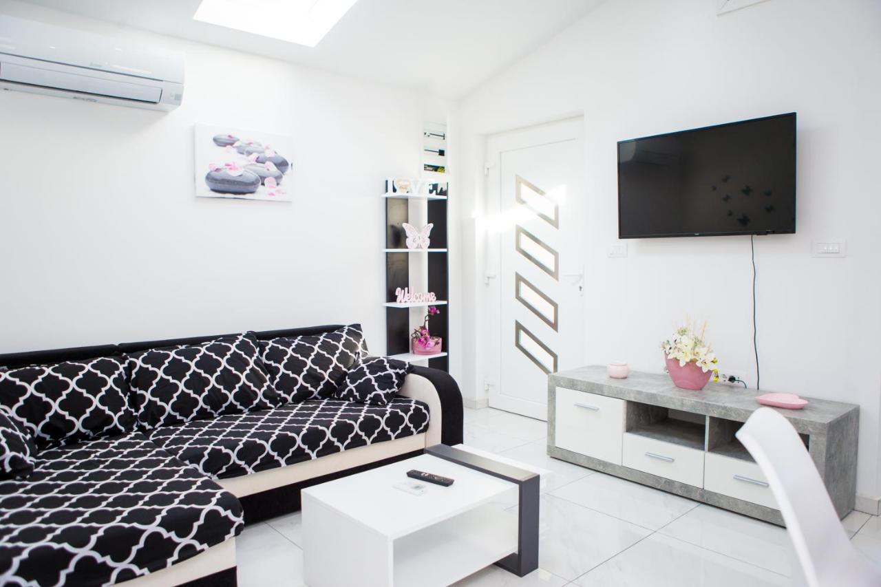 App Sara Apartment กานฟานาร์ ภายนอก รูปภาพ