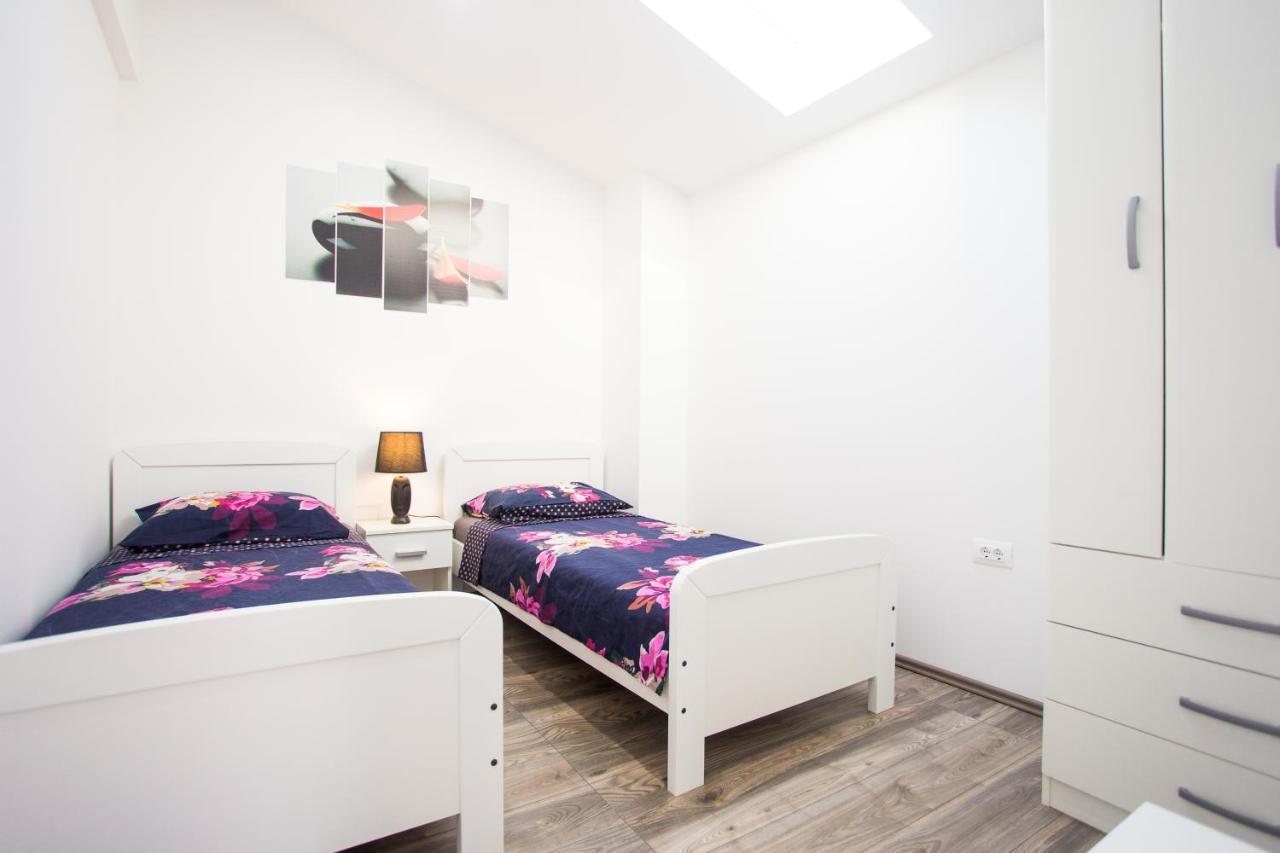 App Sara Apartment กานฟานาร์ ภายนอก รูปภาพ