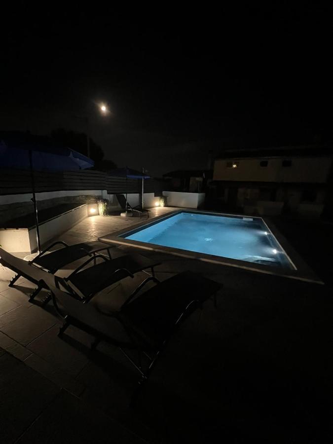 App Sara Apartment กานฟานาร์ ภายนอก รูปภาพ