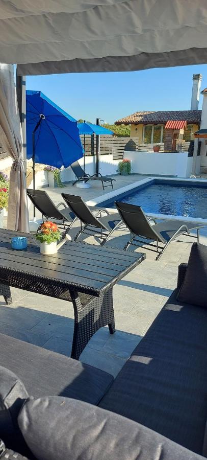 App Sara Apartment กานฟานาร์ ภายนอก รูปภาพ